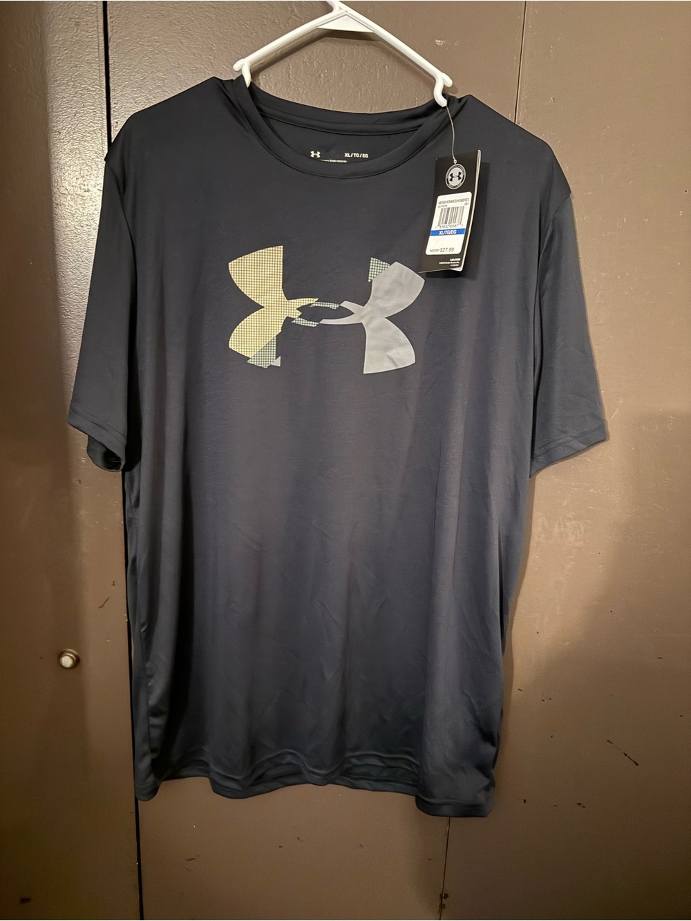 Under Armour Men’s Black Short Sleeve Logo Tee with Metallic Graphic